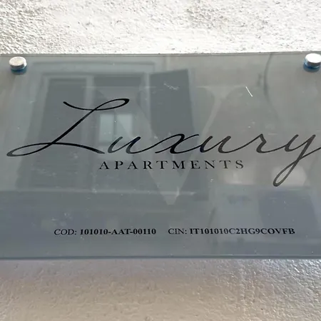 V Luxury Apartament