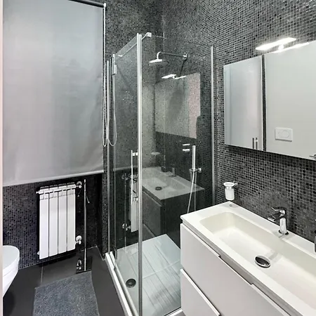 V Luxury Apartment *