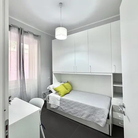V Luxury Apartment *